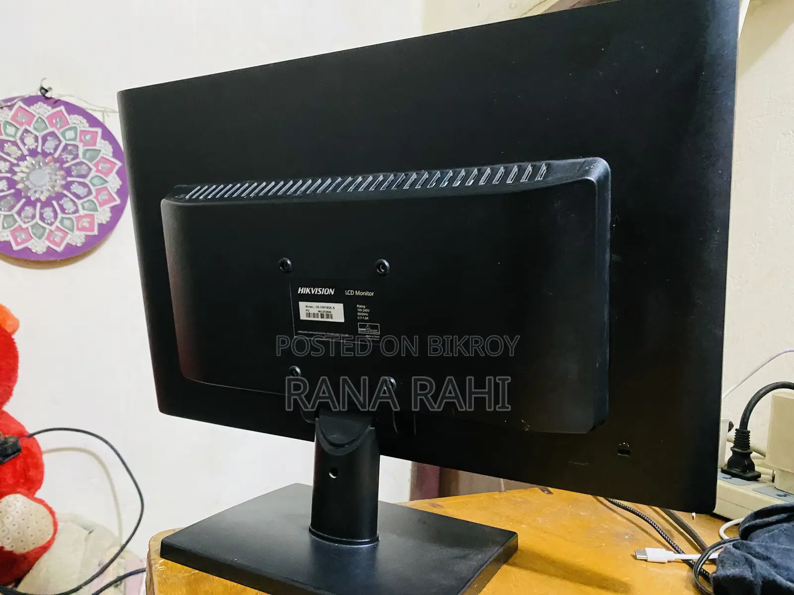 হিকভিশন মনিটর (DS-D5019QE-B) – HDMI&VGA একদম ফ্রেশ ও রানিং কন্ডিশন!