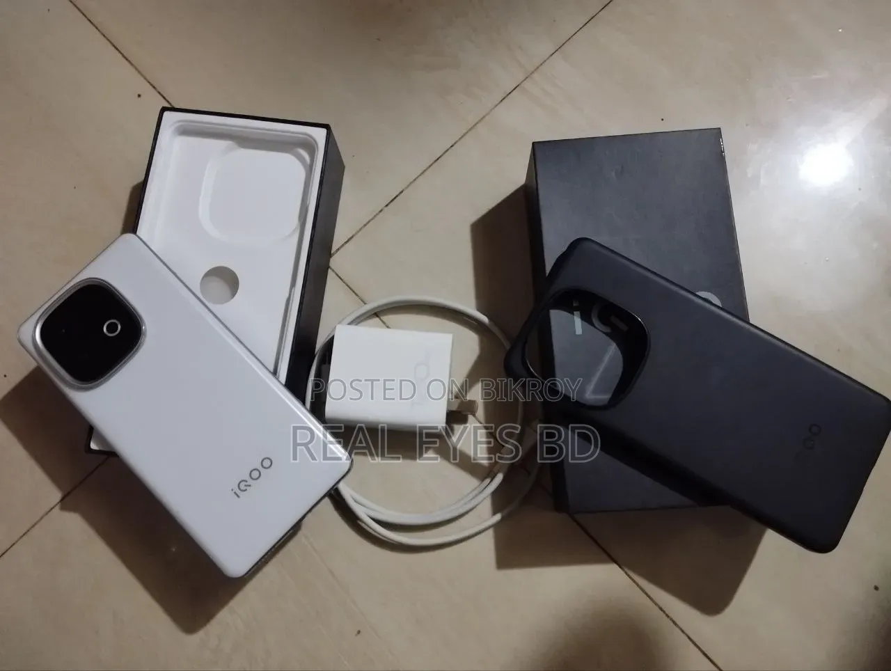 iQOO 256 GB White