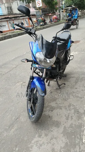 বাজাজ ডিসকভার ১২৫ ২০১৮ নীল