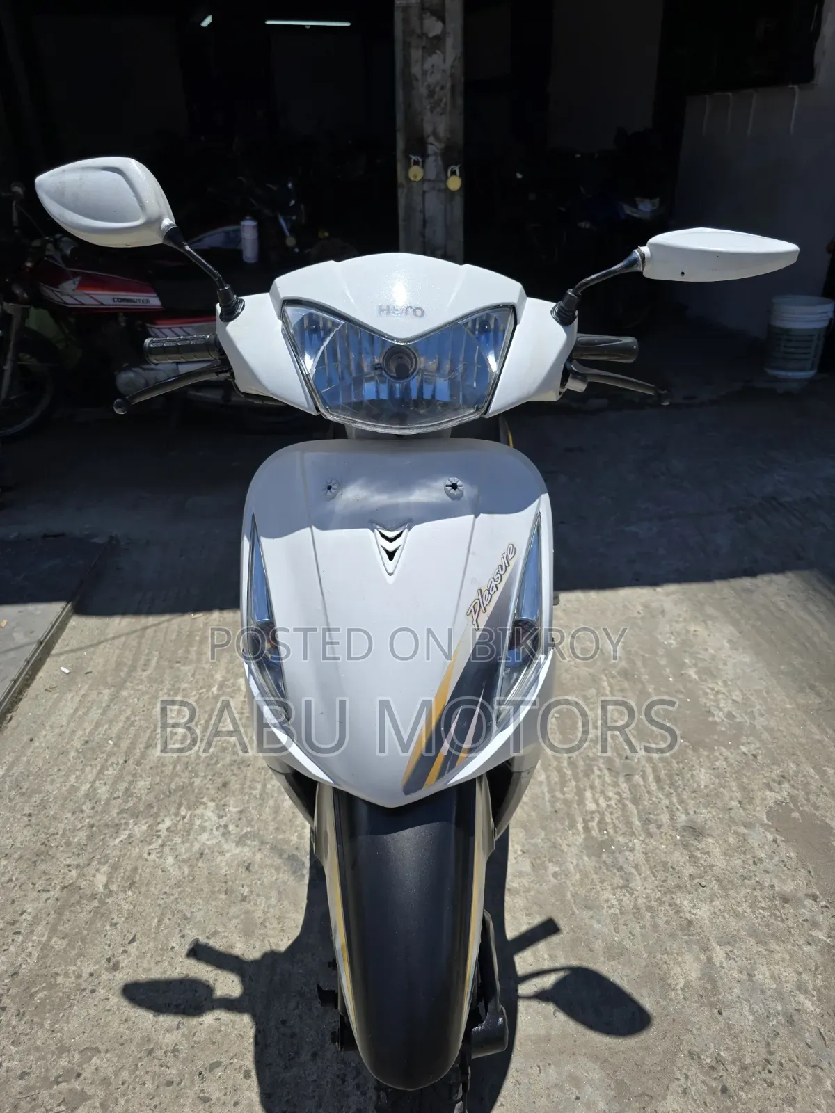 হিরো প্লেজার ২০২১ হোয়াইট