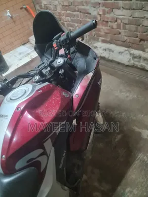 সুজুকি জিক্সার এসএফ ২০১৮ লাল