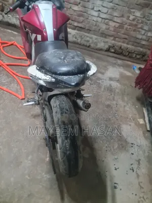 সুজুকি জিক্সার এসএফ ২০১৮ লাল