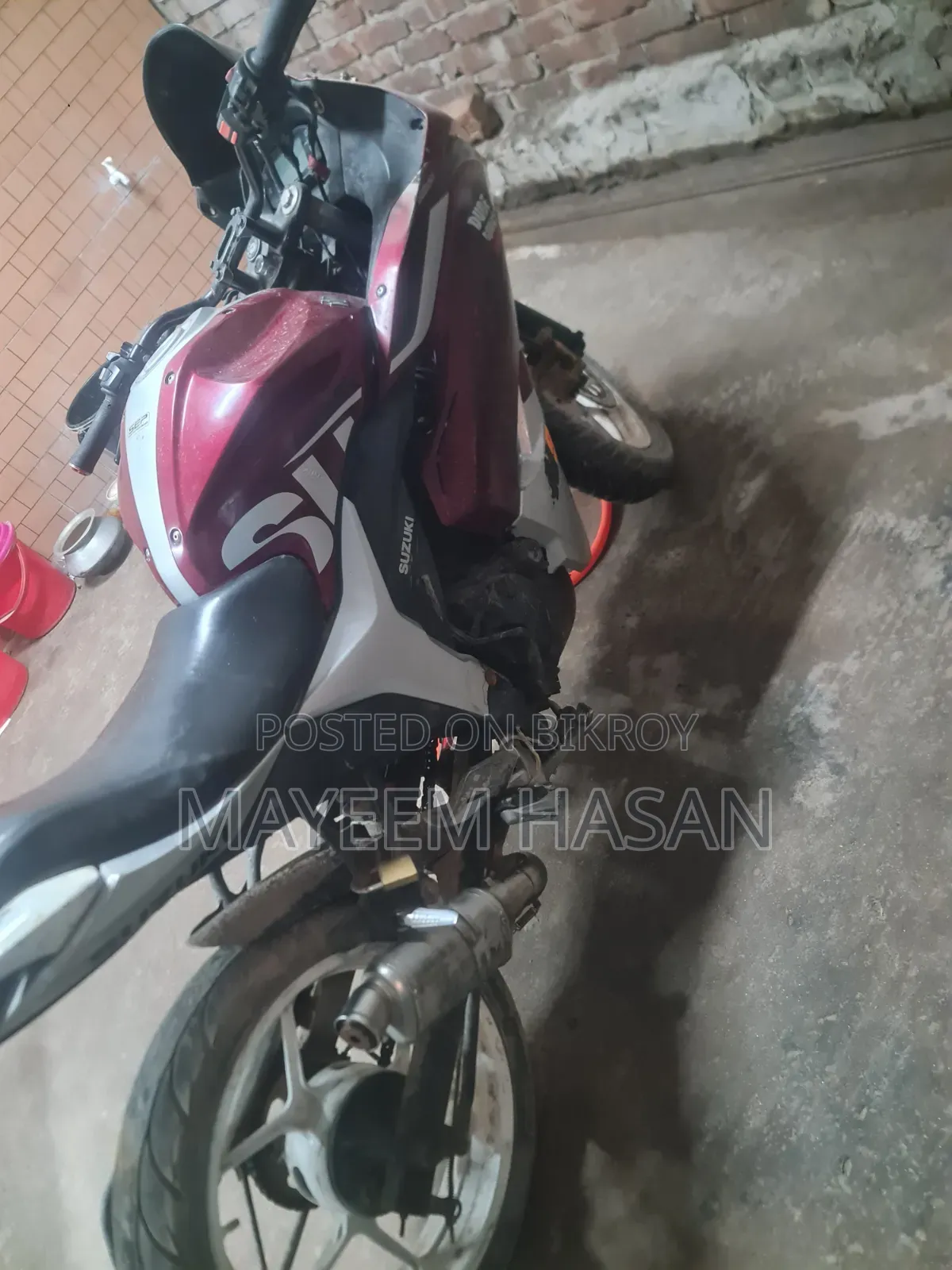 সুজুকি জিক্সার এসএফ ২০১৮ লাল
