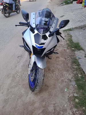 ইয়ামাহা আর১৫এম ২০২৪ কালো