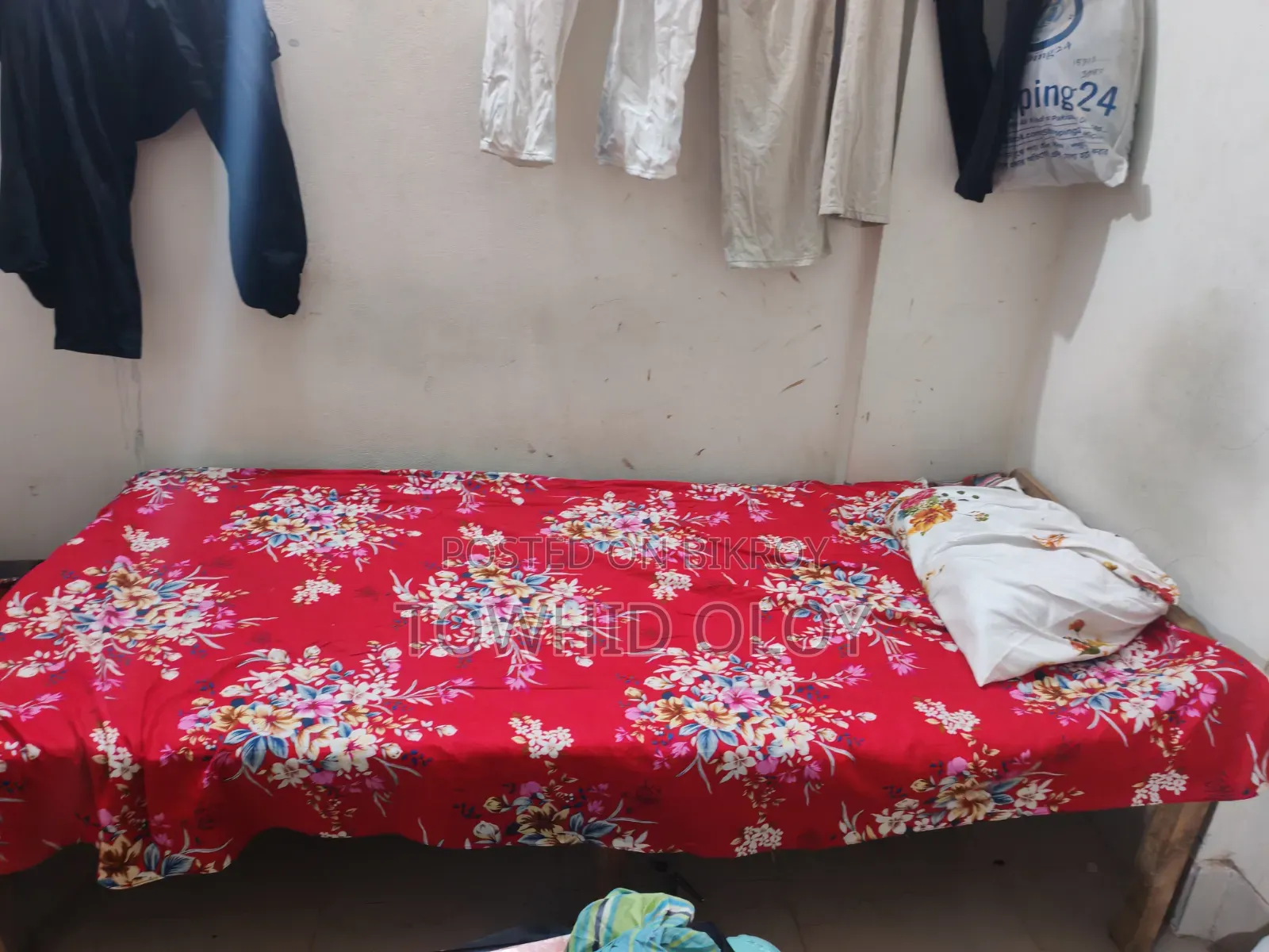 Single Wooden Bed Like New 7 Months Used
