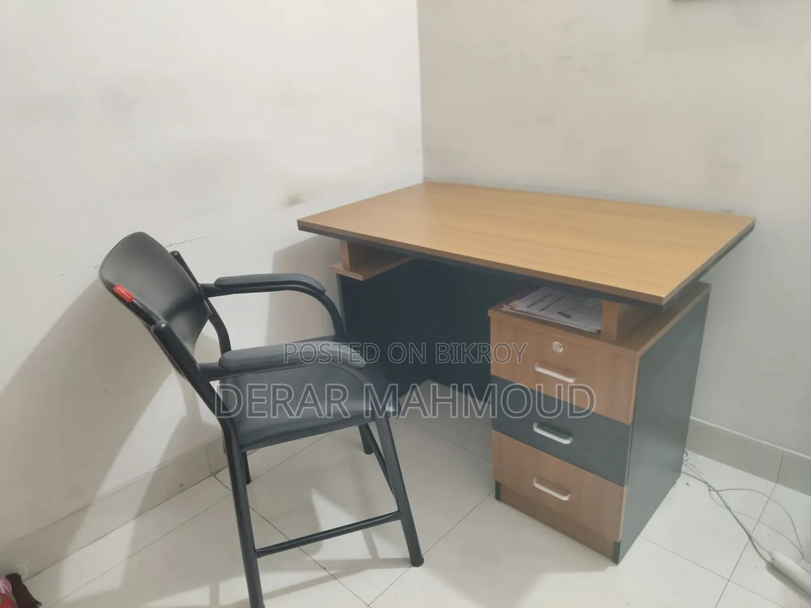 Office Chair and Table