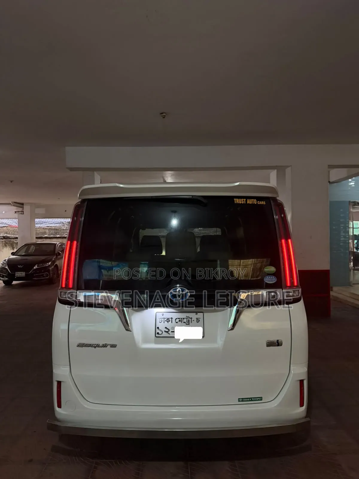 New Toyota Esquire 1.8 Front-Wheel Drive Hybrid (7 seater) 2018 Pearl