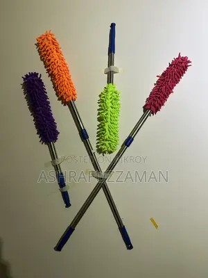 Machine for cleaning household dirt and glass tiles