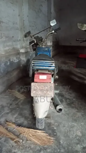 সুজুকি ১৯৯৫ নীল
