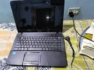 Laptop Toshiba Satellite C840 4GB Intel Core i3 HDD+SSD 500GB
