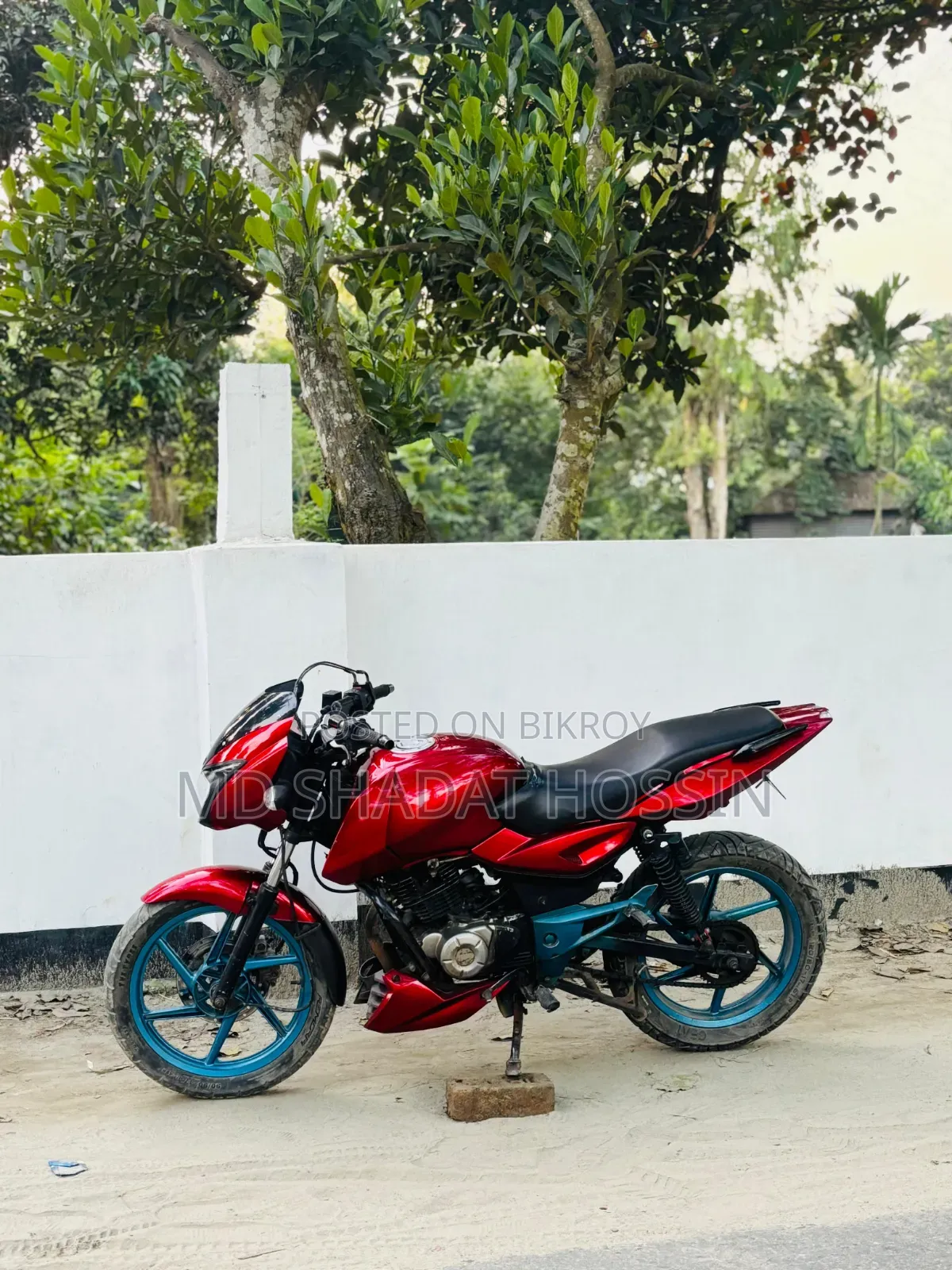 বাজাজ পালসার ১৫০ ২০১২ লাল