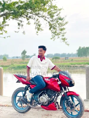 বাজাজ পালসার ১৫০ ২০১২ লাল