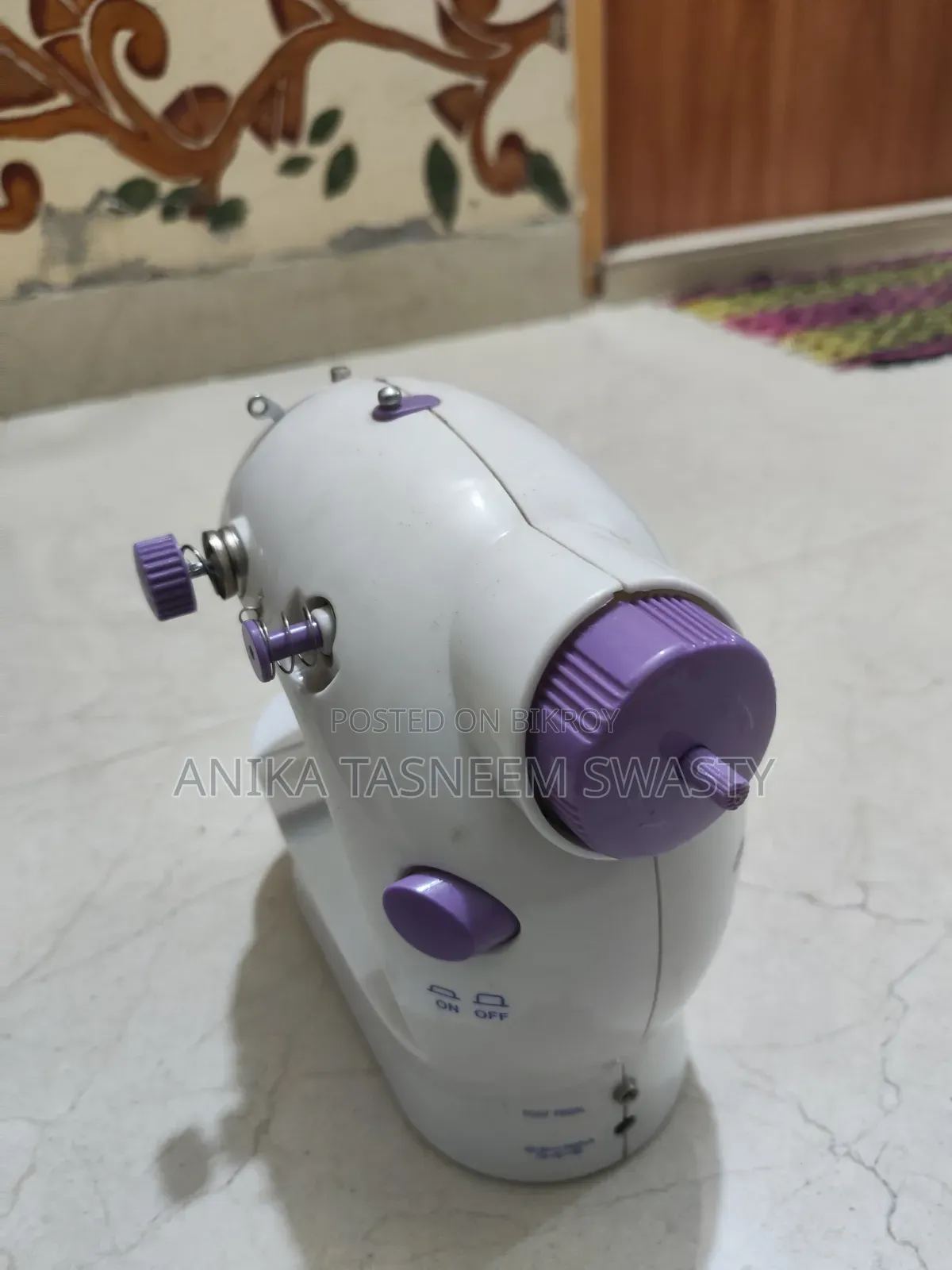মিনি সেলাই মেশিন