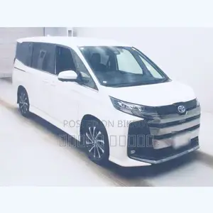 Toyota Noah ২০২২ পার্ল