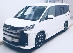 Toyota Noah ২০২২ পার্ল