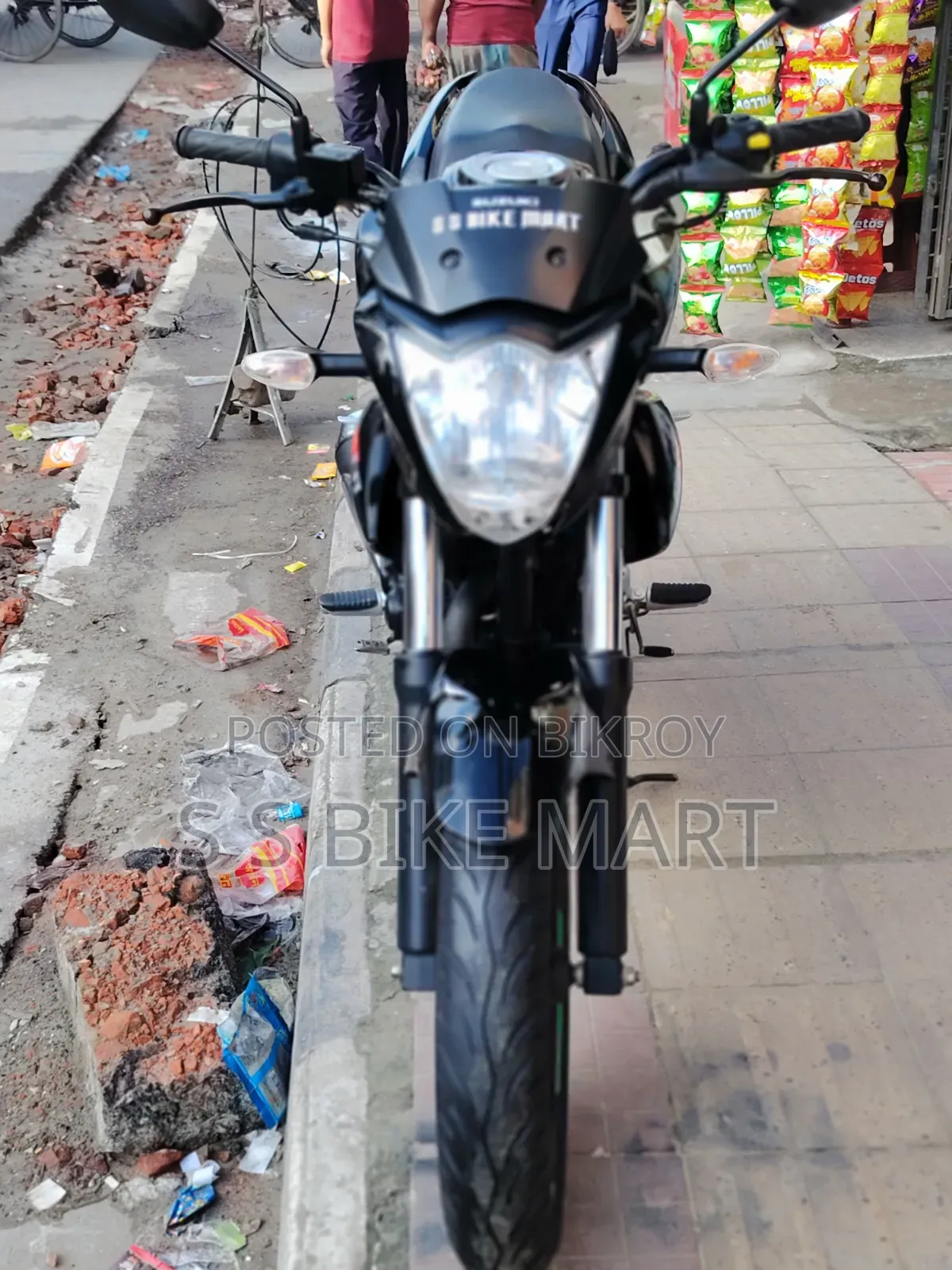 সুজুকি জিক্সার ২০২৩ ব্ল্যাক