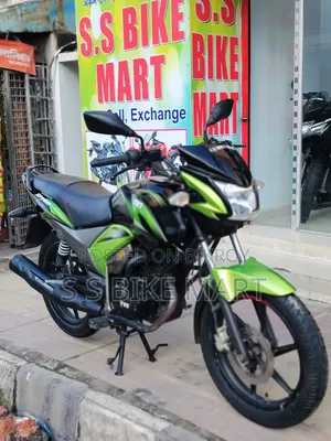 টিভিএস স্ট্রাইকার ১২৫ ২০২০ কালো