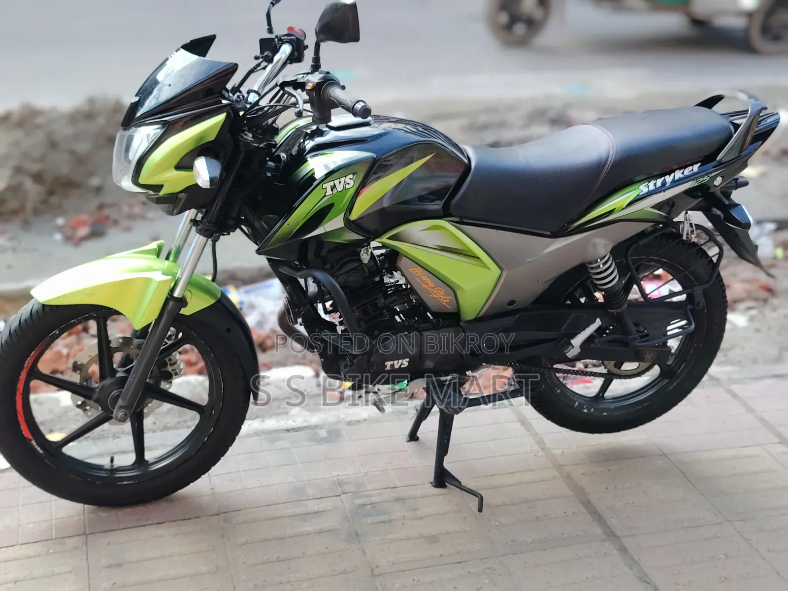 টিভিএস স্ট্রাইকার ১২৫ ২০২০ কালো