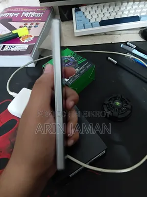আইকিউওও ২৫৬ জিবি সাদা