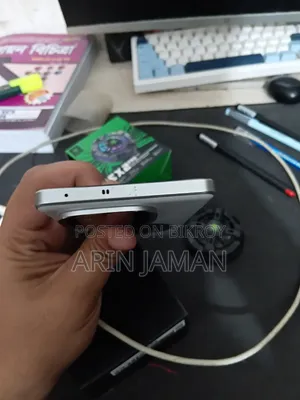 আইকিউওও ২৫৬ জিবি সাদা