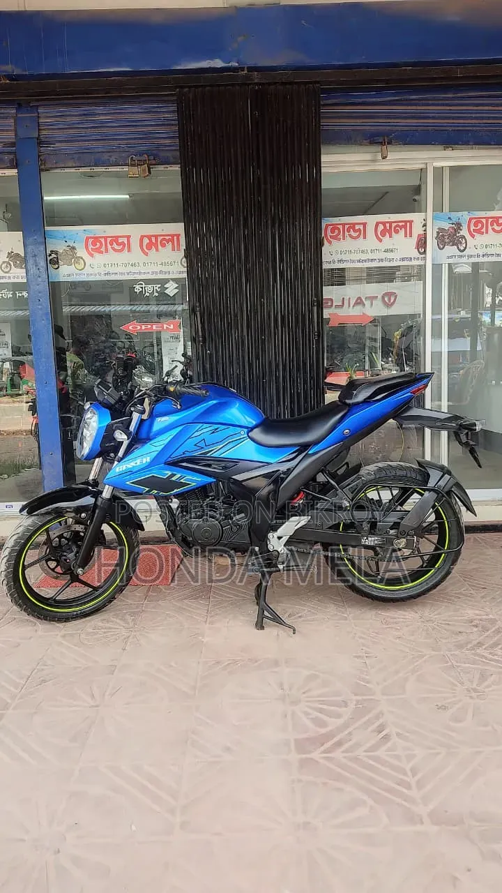 2023 Blue Suzuki Gixxer