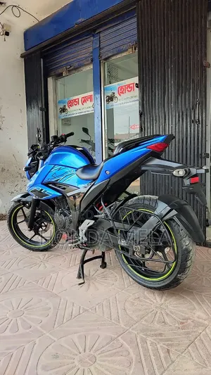 2023 Blue Suzuki Gixxer