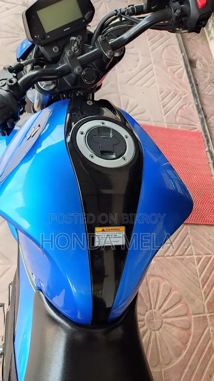 2023 Blue Suzuki Gixxer
