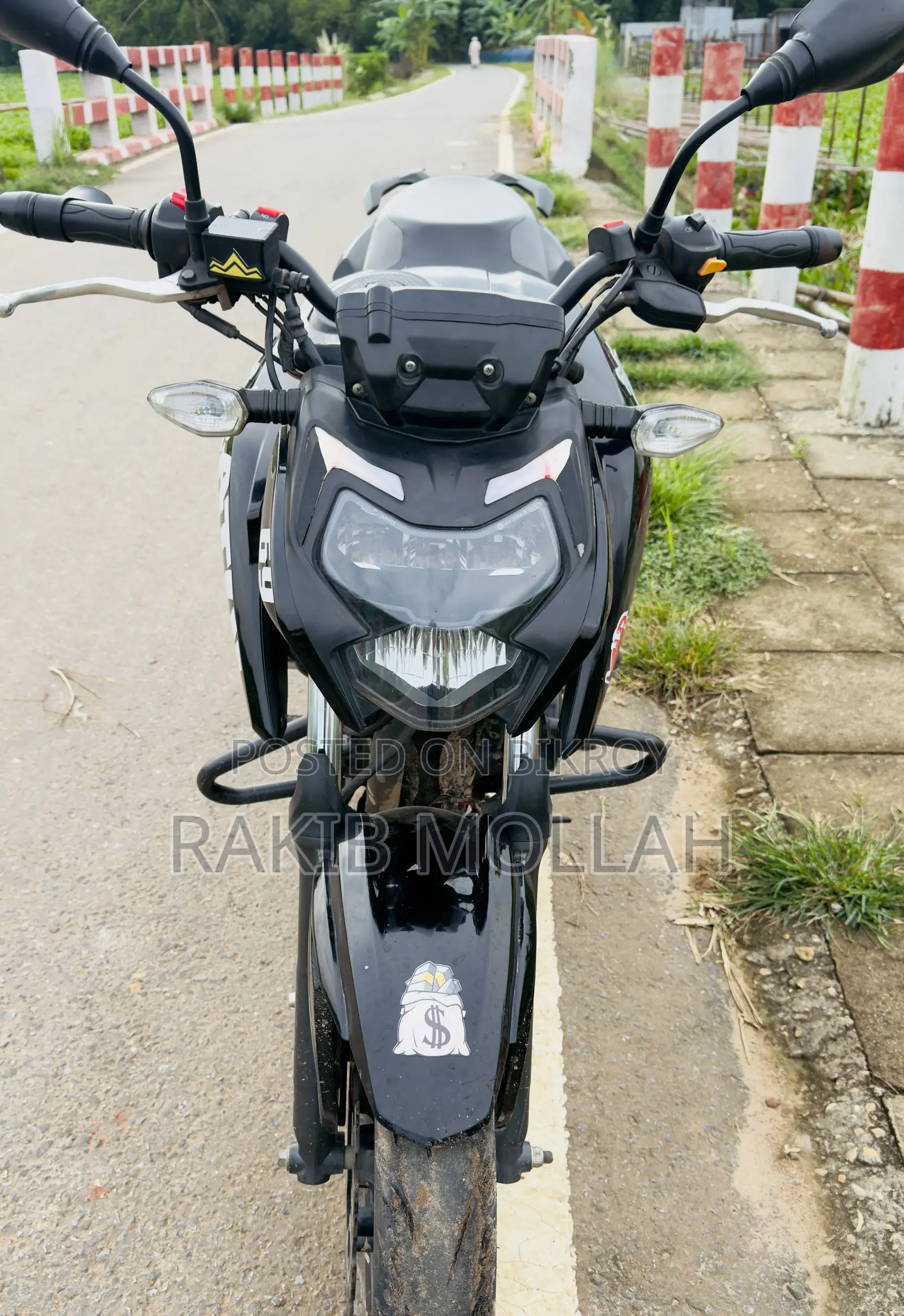 টিভিএস অ্যাপাচি আরটিআর ১৬০ ৪ভি ২০২২ কালো