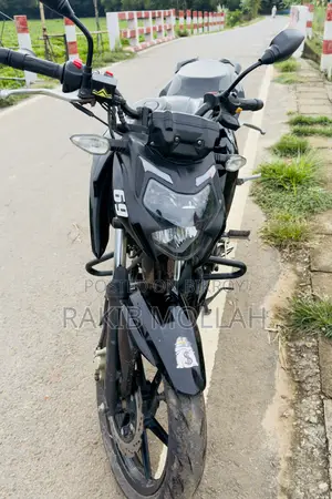 টিভিএস অ্যাপাচি আরটিআর ১৬০ ৪ভি ২০২২ কালো