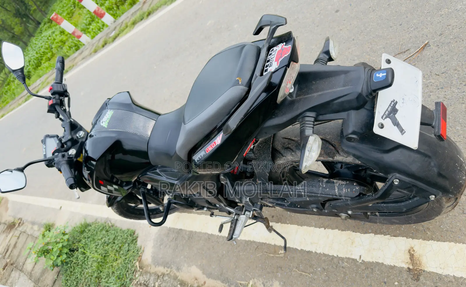 টিভিএস অ্যাপাচি আরটিআর ১৬০ ৪ভি ২০২২ কালো