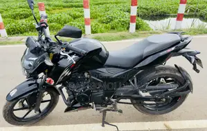 টিভিএস অ্যাপাচি আরটিআর ১৬০ ৪ভি ২০২২ কালো