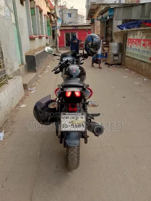 বাজাজ পালসার ১৫০ ২০২০ ব্রাউন