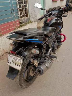 বাজাজ পালসার ১৫০ ২০২০ ব্রাউন