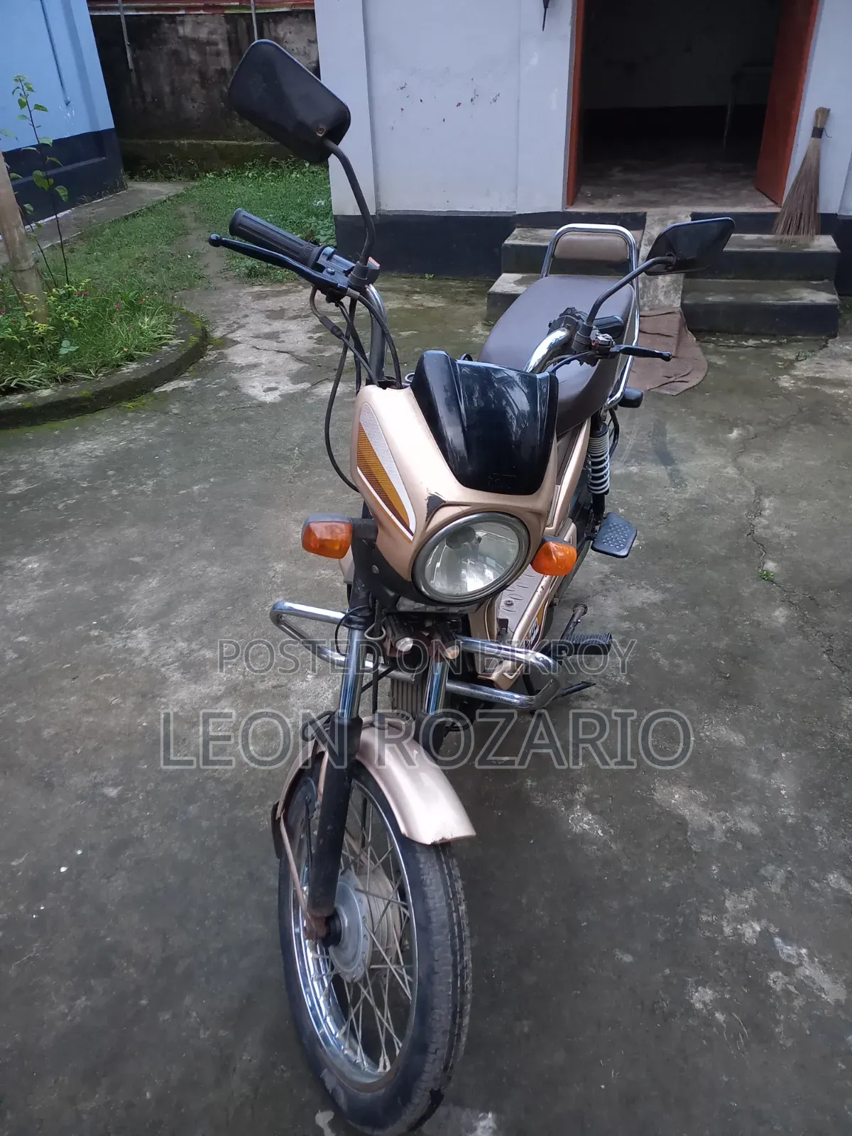 TVS XL 100 2022 Beige