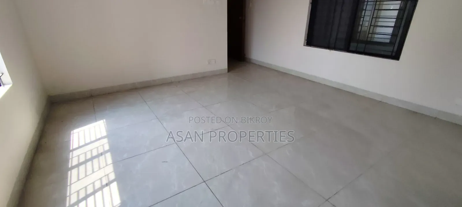 লেক সার্কাস রোড, পান্থপথ এ ৩ বেডরুমের এপার্টমেন্ট বিক্রয়