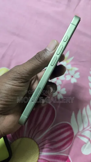 New Apple iPhone 17 256 GB Green