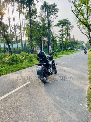 নতুন সুজুকি জিক্সার ২০২৪ কালো