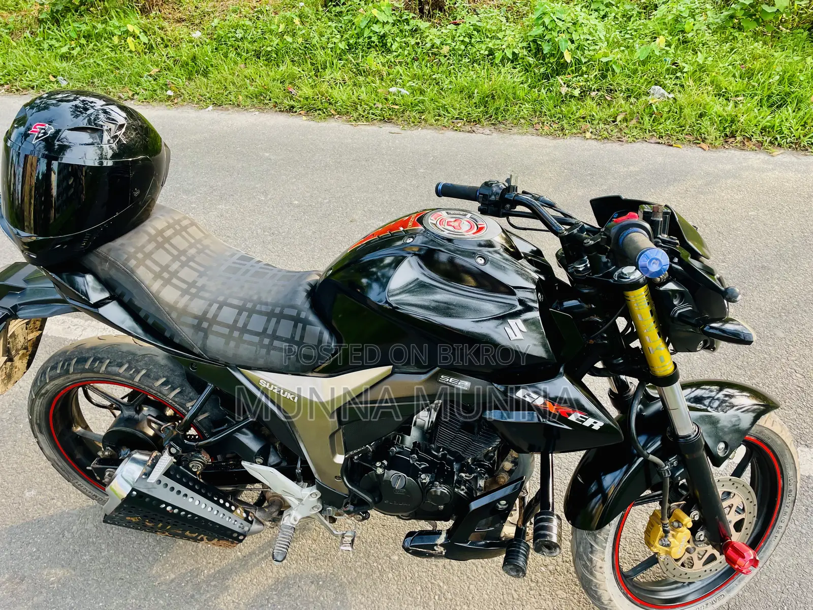 নতুন সুজুকি জিক্সার ২০২৪ কালো
