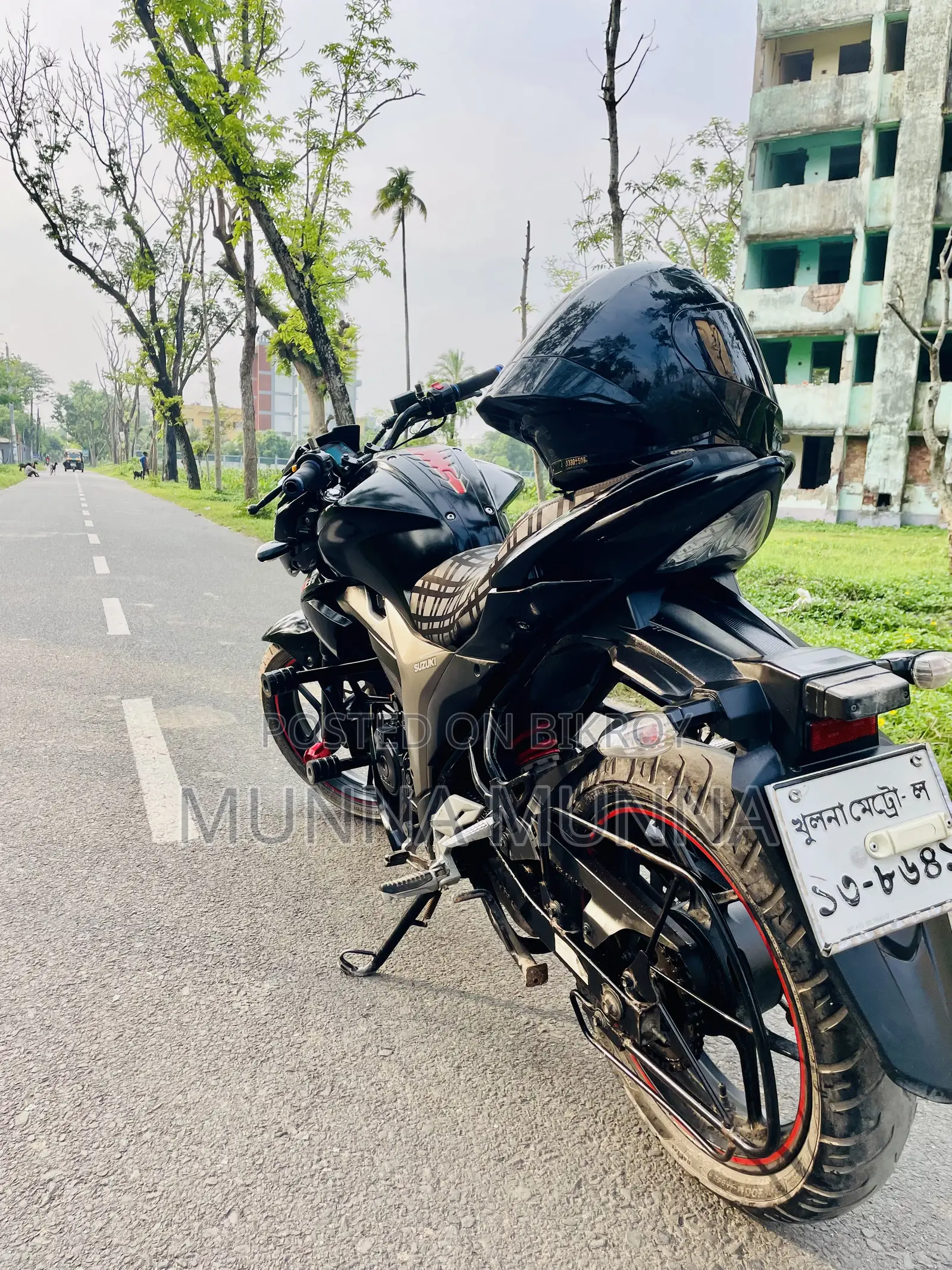 নতুন সুজুকি জিক্সার ২০২৪ কালো