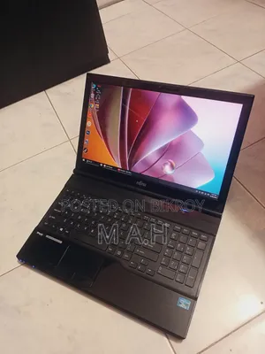 Laptop Fujitsu Lifebook AH532 4GB Intel Core i3 HDD 320GB