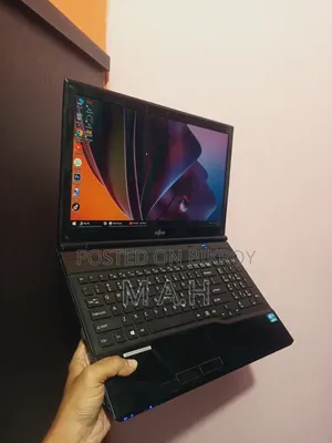 Laptop Fujitsu Lifebook AH532 4GB Intel Core i3 HDD 320GB