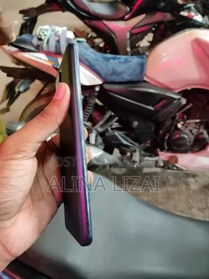 iQOO 128 GB Blue