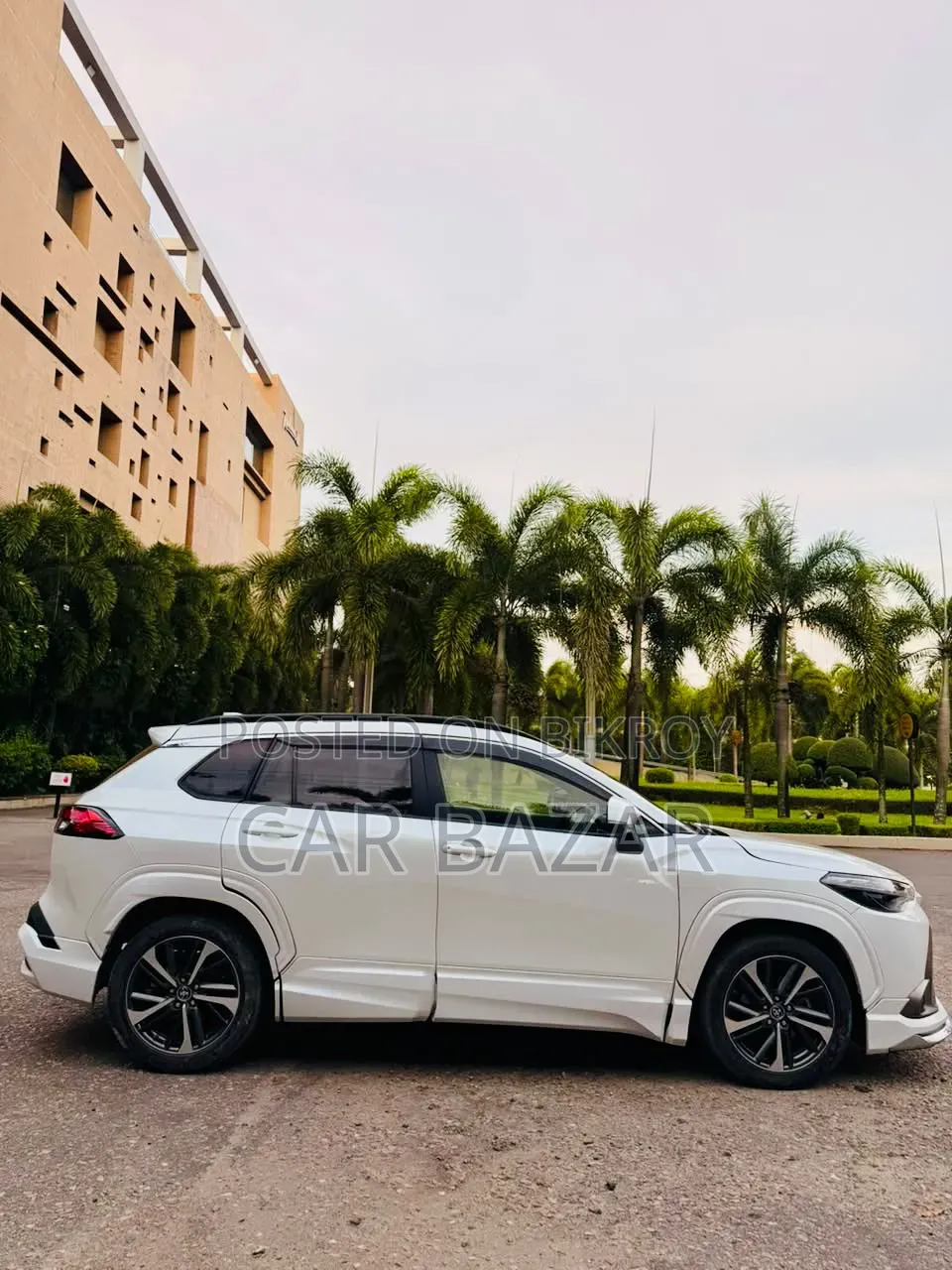 Toyota Corolla Cross 1.8 Hybrid FWD 2021 Pearl
