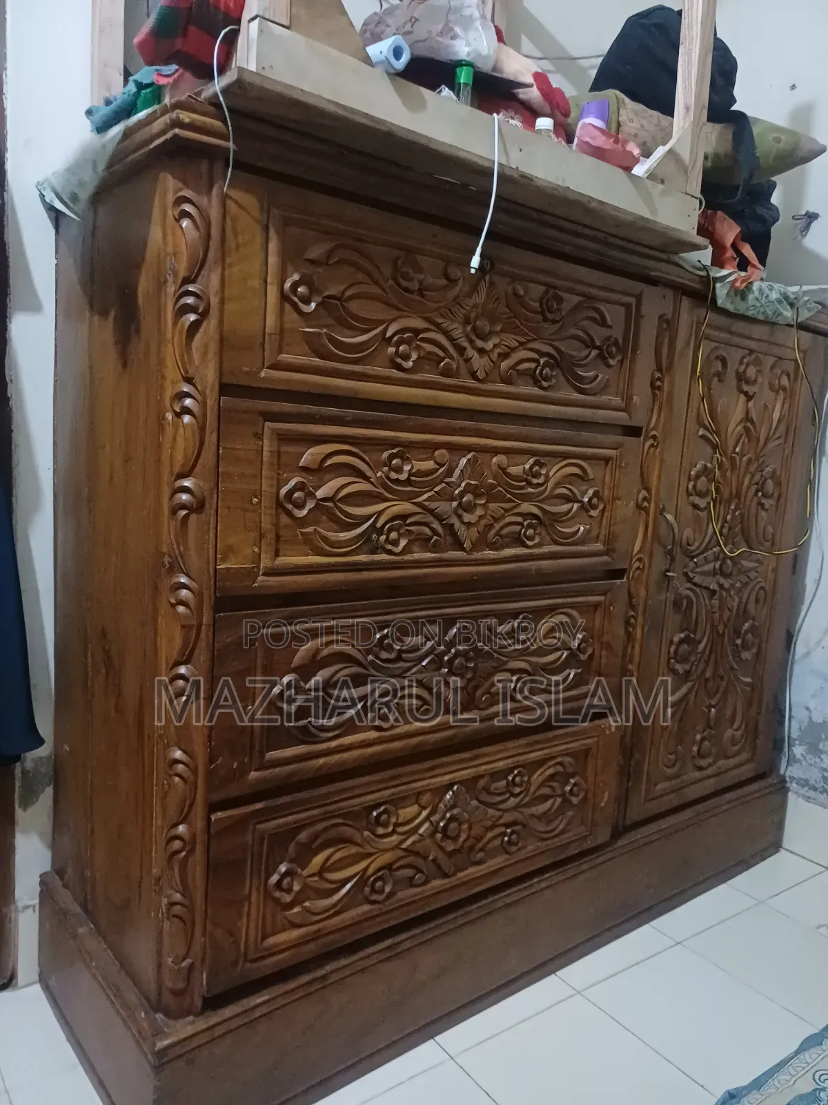 Koroigach wooden wardrobe for sale