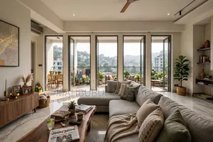 5 Bedroom Apartment in Khulshi for Sale