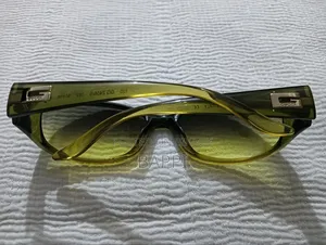 বিক্রির জন্য ব্যবহৃত আসল গুচ্চি সানগ্লাস