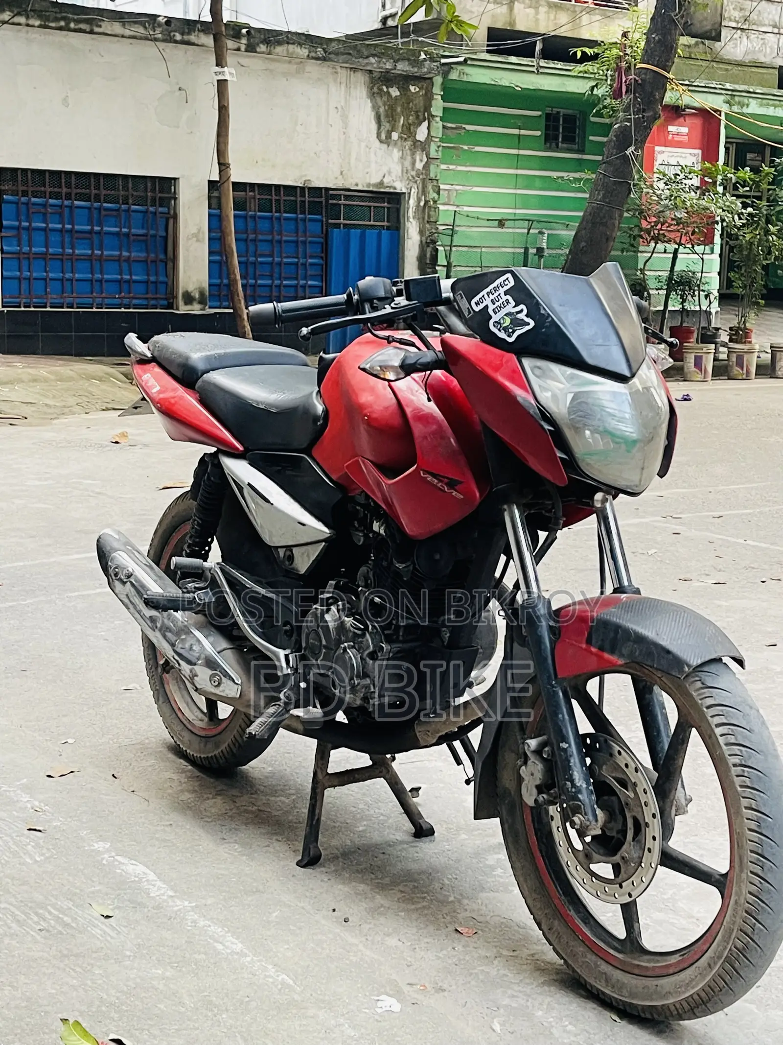 বাজাজ পালসার ১৩৫ এলএস ২০১৪ লাল