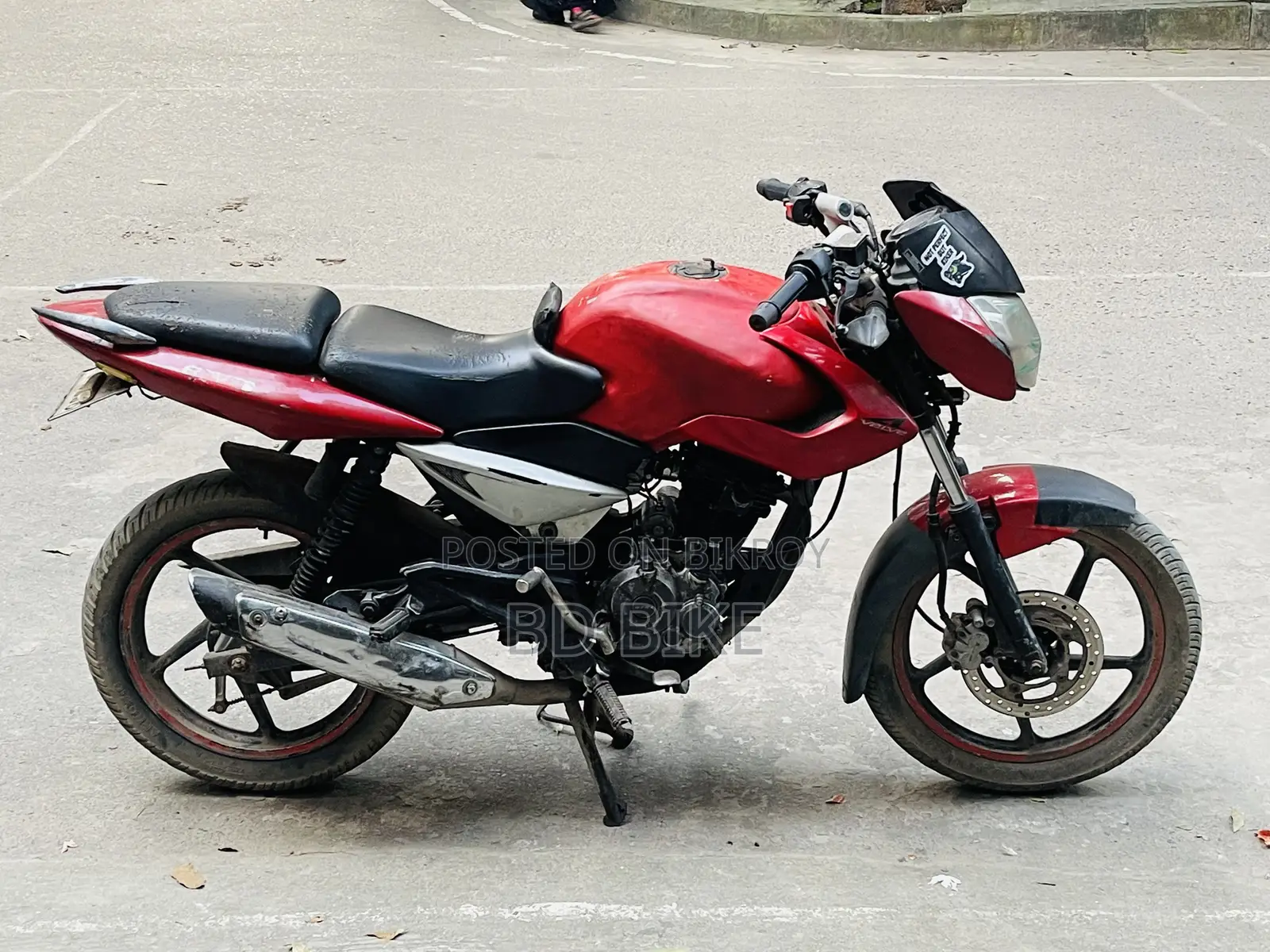 বাজাজ পালসার ১৩৫ এলএস ২০১৪ লাল