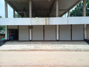 শোরুম বা মিনি কারখানা