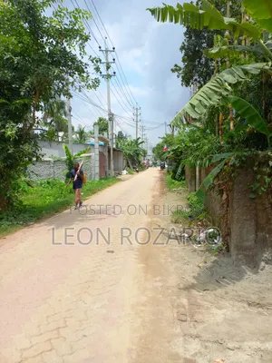 শোরুম বা মিনি কারখানা